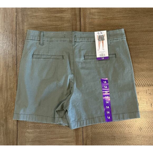 NWT Gloria Vanderbilt Mid-Rise Stretch Twill Chino 5" Inseam Green Short Size 14 - Picture 12 of 13